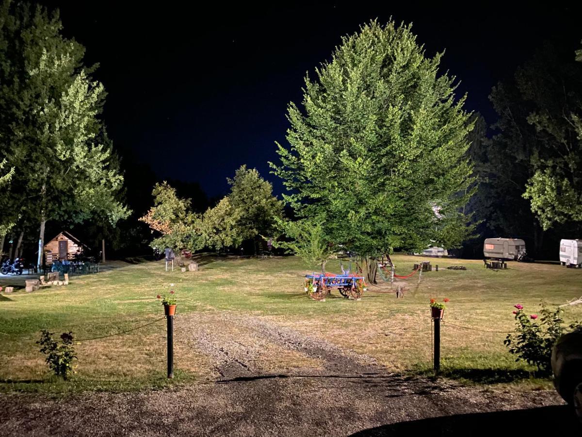 Camping Dragoske Ciofringeni Exterior photo