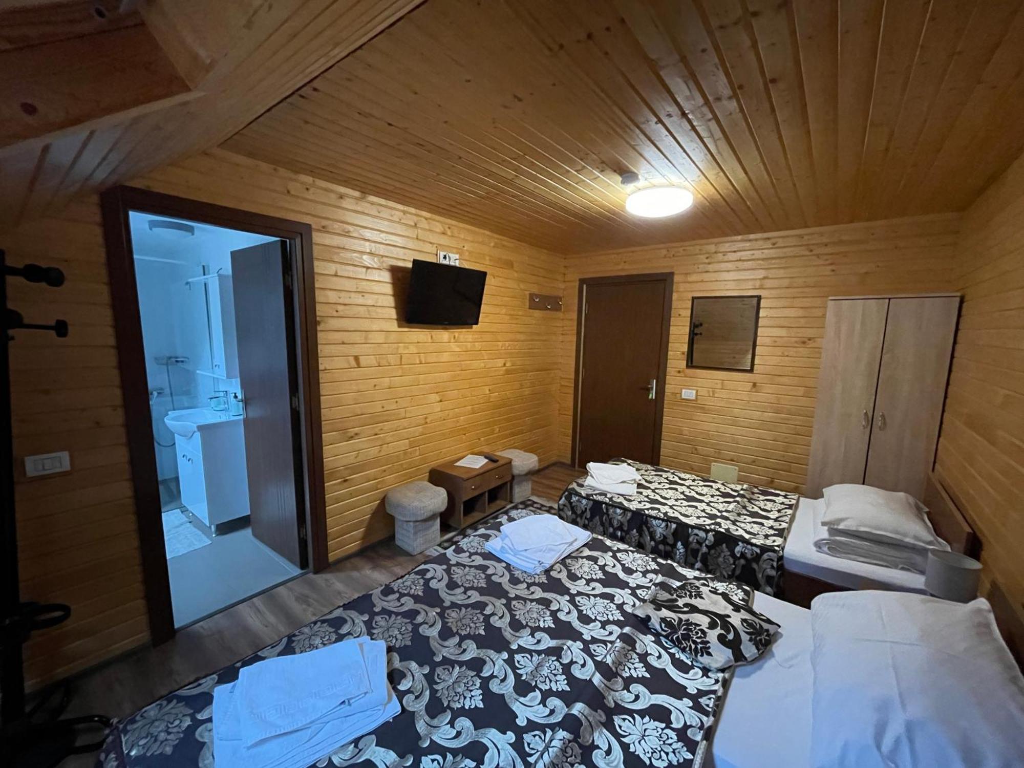 Camping Dragoske Ciofringeni Exterior photo